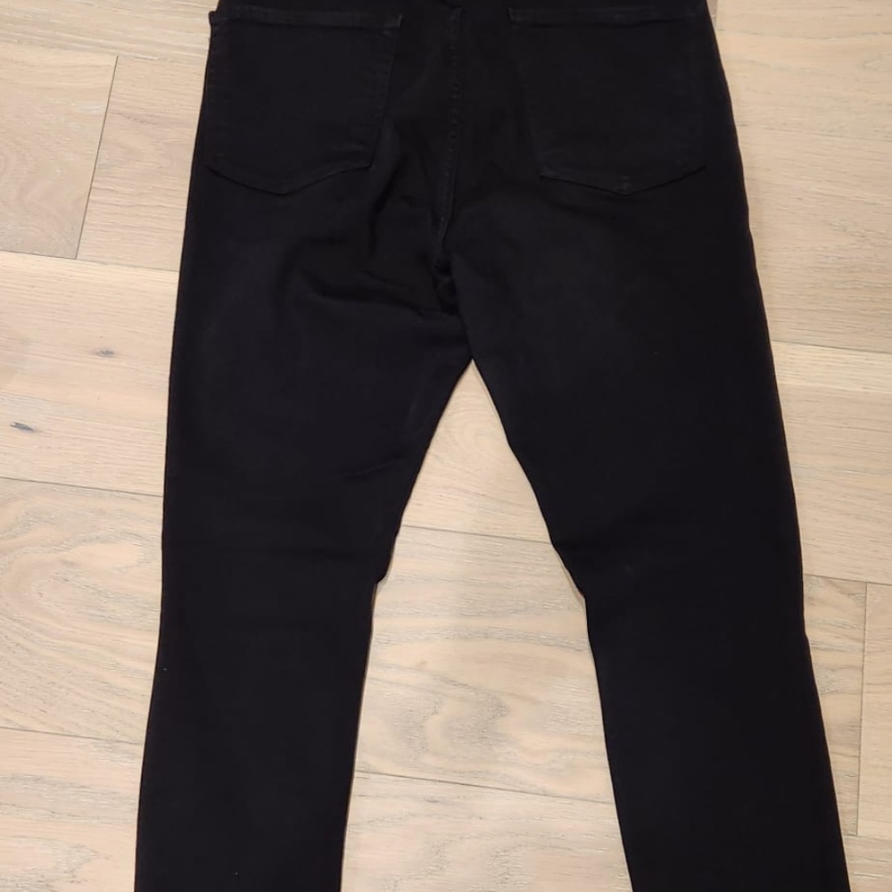 Good American Jeans - Picture 3 of 4